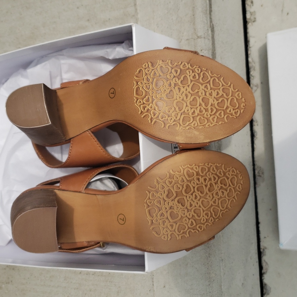 Steve Madden tan shoes - Picture 6 of 6